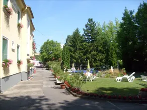 Balaton Apartmanház - Image 2
