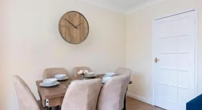 Spacious 3BR House in Enfield North London with Garden - Image 4