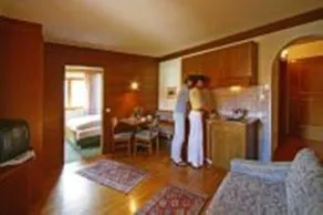 Sunnleit'n & Dolomiten Hotel Monguelfo - Image 4