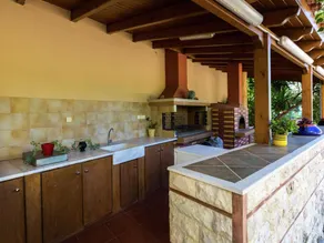 New small (3) apartmentcomplex in village of Prinès near Rethymnon, NW coast - Image 4