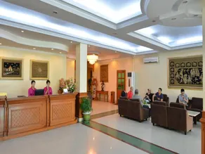 Grand Palace Hotel - Image 4