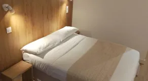 Chez Yves , 200 m du canal , 7 min de Golfech , parking privé et gratuit , rangement vélo fermés - Image 2