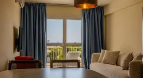 Seaview apartment newly renovated to high quality - Image 2