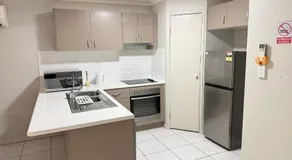 4 bedrooms with queen sized bed each room - Image 4