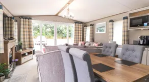 17 Castle Walk - Image 3