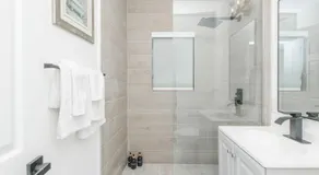 New Modern Home Near Design District- Sleeps 8 - Image 2