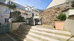 50m FROM THE BEACH, dogs welcome - Image 4