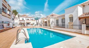 Stunning apartment at Burriana beach, Nerja - Image 3