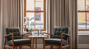 Coachmans Townhouse Hotel - Image 2
