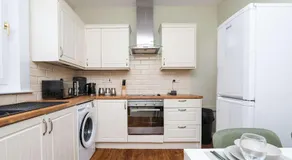 Nr Falkirk & Edinburgh 2BR Cottage Parking Wi-Fi - Image 4