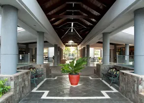 Grand Tropic Suites Hotel - Image 3