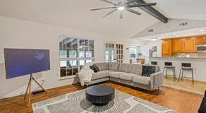 Pool House - Hot tub - Close to DT- Airport -Lounge - Image 2