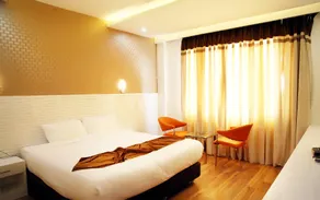Hotel Royal Comfort Inn - Image 2