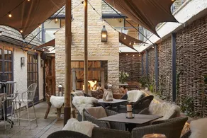 The Crown of Crucis Country Inn and Hotel - Image 4