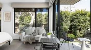 Studio One - Luxe Apartment, across from beach, walk to local shops - Image 2