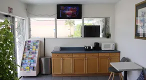 Crossroads Inn - Image 5