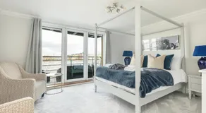 The View Greenwich - Luxury River Thames Apartment - Image 2
