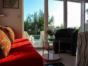Voll ausgestattetes wunderschönes Apartment mit privatem Pool und Grill | Wasserblick - Image 2
