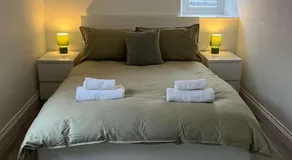 1 Bed Room Flat Close to seafront - Image 2
