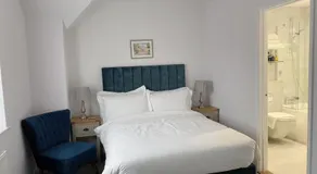 Prestbury Bed & Breakfast - Image 2