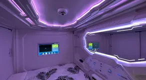GOOD VIBES ONLY Capsule Hostel Malaga - Image 2