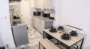 The Modern Suite 1BR Apartment Near Etihad Stadium & Coop Live - Image 4