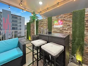 Vacay Spot experience Luna Sky! 65" TV BAR, BBQ, SHOWER massage jets, music, go to FL Keys - Image 5