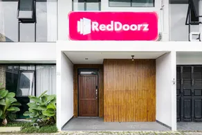 RedDoorz Plus near Lembang Park & Zoo - Image 3