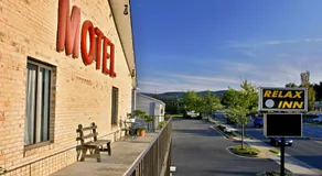 Relax Inn Front Royal - Image 4