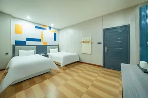 Pai Hotel Guiyang Daximen West Zhongshan Metro Station - Image 5