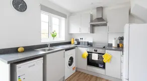Fortified Three Bedroom Home Bristol - Image 5