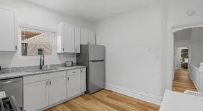 Bloomfield, Shadyside !A Modern and Bright Private Bedroom with Shared Bathroom - Image 5