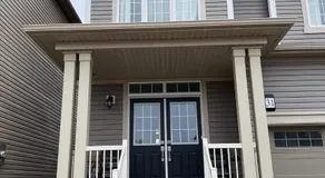 Spacious and Cozy Private Room in a Family Home- 2MIN to highway 15MIN to Niagara Falls& US Border - Image 3