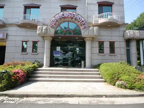 Sun House Hotel - Image 4