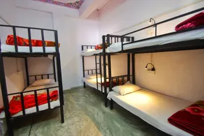 Trip In Hostel - Image 2