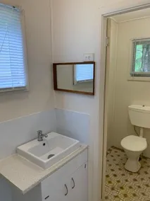 Blue Sapphire Pet Friendly Studio - Image 1