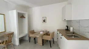 KINGS SQUARE Holiday Apartments - Image 2