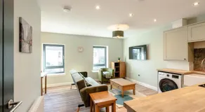 Stunning upper villa stay in the City! - Image 2