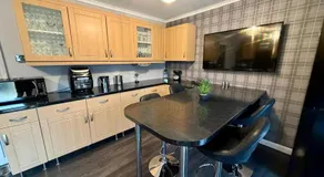 Stylish 3-Bed Family Pet-Friendly Home with Garden - Image 5