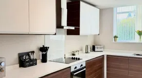 Contractor Accommodation Sleeps 7 - 4 Bathrooms - Parking For 3 Vans - Worksop - Image 4