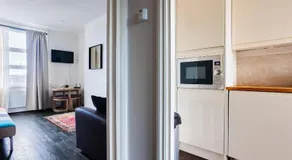Entire luxurious flat sleeps 4 persons - Image 2
