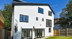 Glams luxury home - Image 3