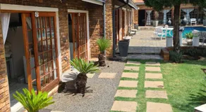 Royal Villa Guesthouse - Image 2