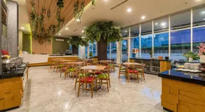 Ascent Hotel & Cafe Malang - Image 4