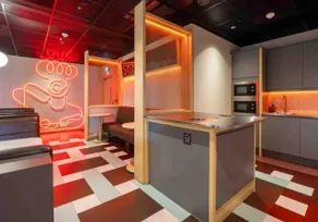 IQ Aldgate in London - Image 4