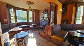 Valley Bar - Image 4