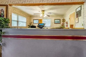 Econo Lodge Worthington - Columbus North - Image 5
