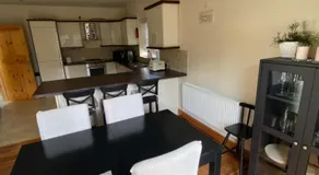 Rockside Villa Cashel Sleeps 6, Jacuzzi Bath, Walk to Rock of Cashel - Image 4