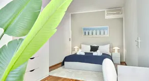 Bright Top-Floor Apartment near Naschmarkt - Image 2