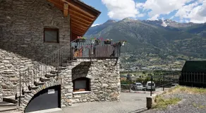 Apartamento 'Maison Bebe Terre Blanche' com vista para a montanha, terraço privado e acesso Wi-Fi - Image 3
